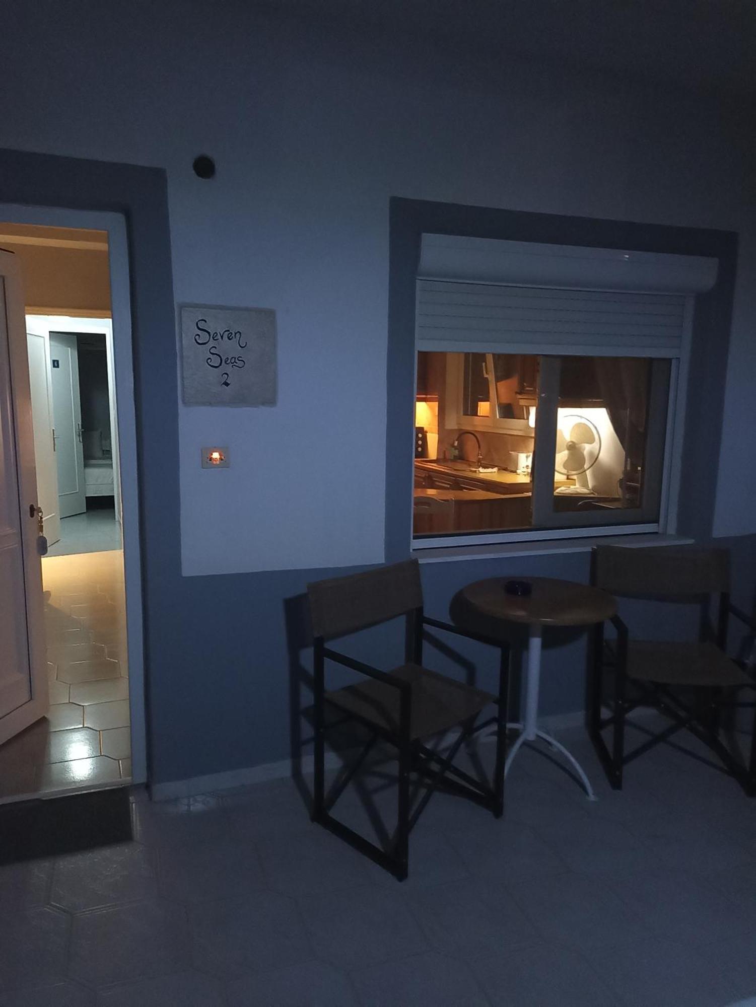 Seven Seas Apartments Artemida  Ngoại thất bức ảnh