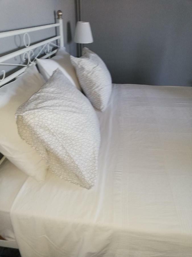 Seven Seas Apartments Artemida  Phòng bức ảnh